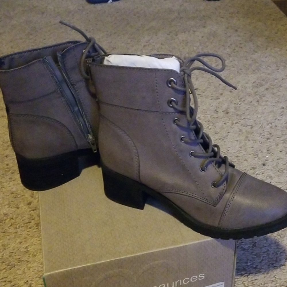 Zip combat boots